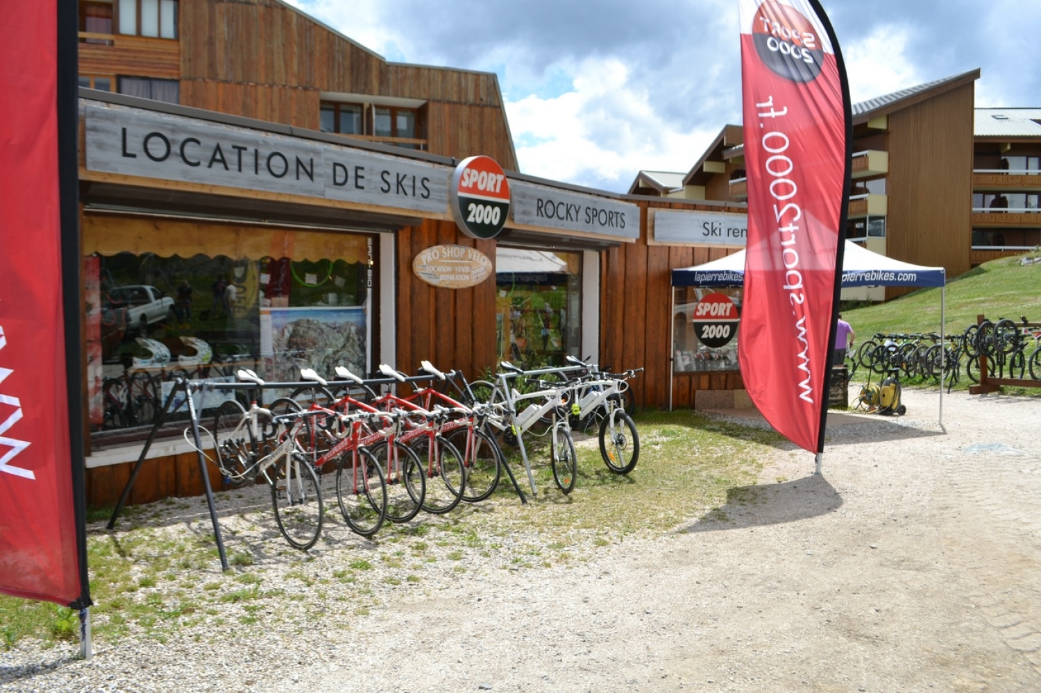 ACCESSOIRES-ENTRETIEN VELO à l'ALPE d'HUEZ - SARENNE SPORTS